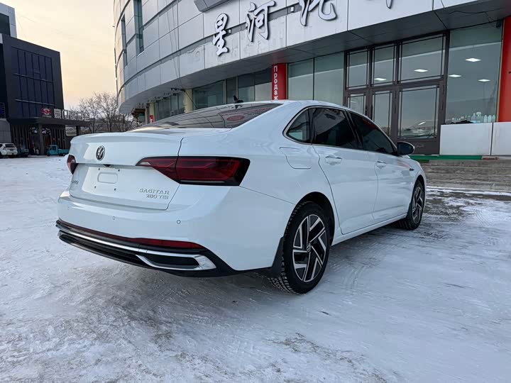 Фото 4 - Volkswagen Sagitar L