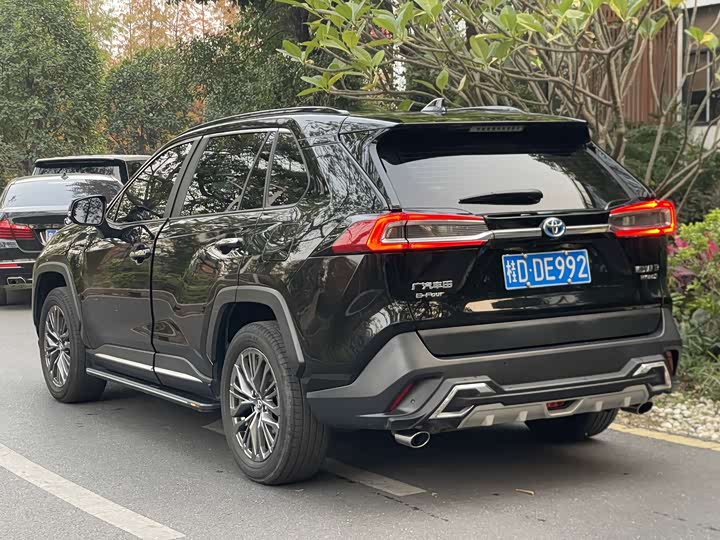 Фото 3 - Toyota Wildlander