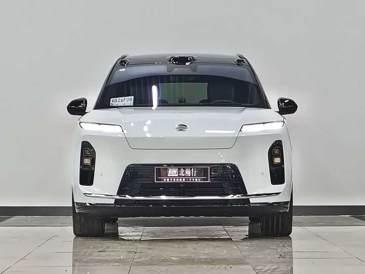 Фото 2 - Nio ES8