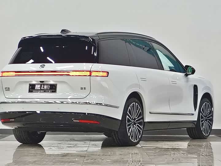 Фото 4 - Nio ES8