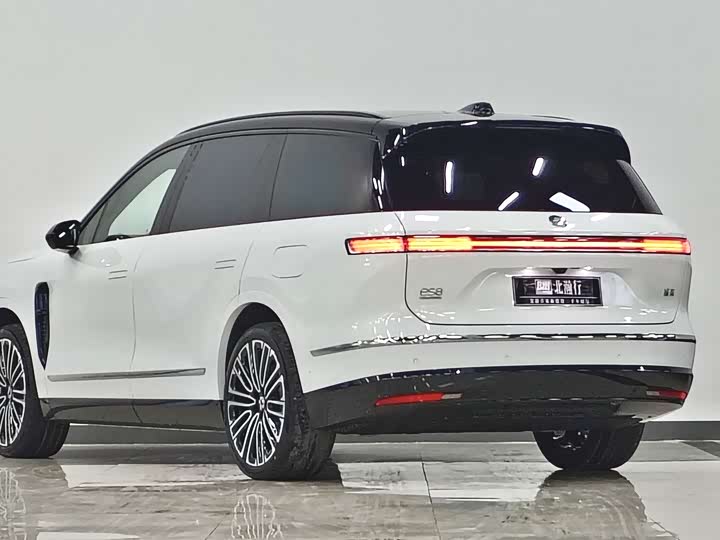 Фото 6 - Nio ES8