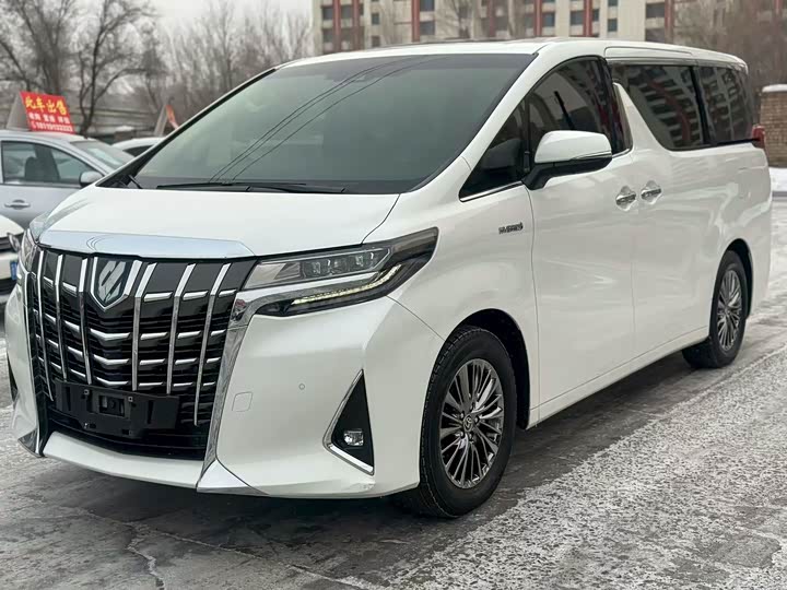 Фото 1 - Toyota Alphard