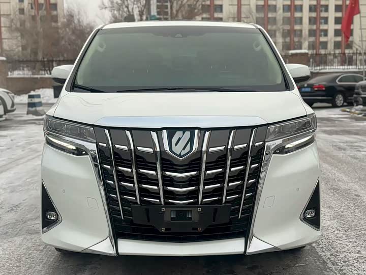 Фото 2 - Toyota Alphard