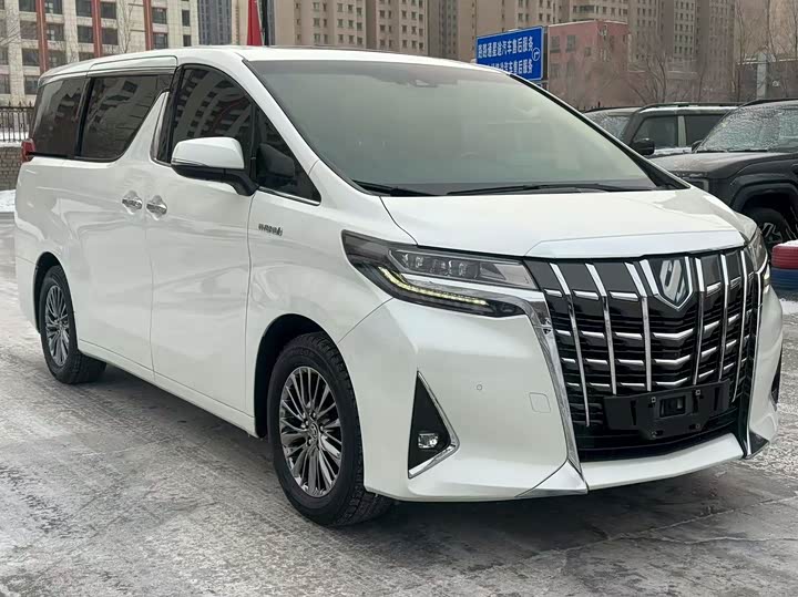 Фото 3 - Toyota Alphard