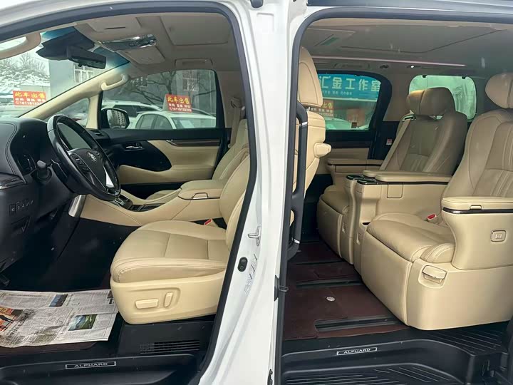 Фото 6 - Toyota Alphard