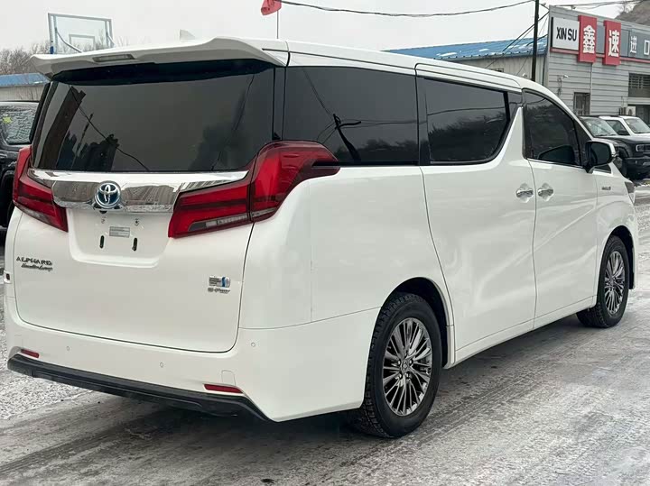 Фото 9 - Toyota Alphard