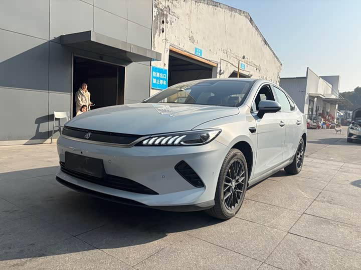 Фото 1 - BYD Qin Plus