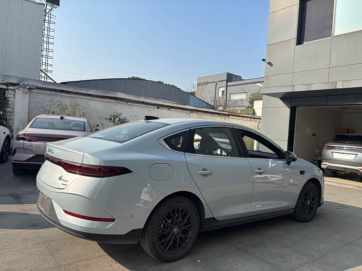 Фото 5 - BYD Qin Plus