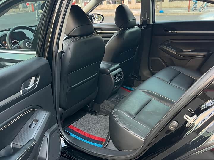 Фото 8 - Nissan Teana