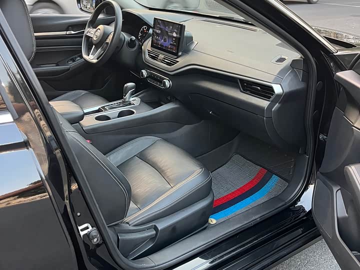 Фото 9 - Nissan Teana