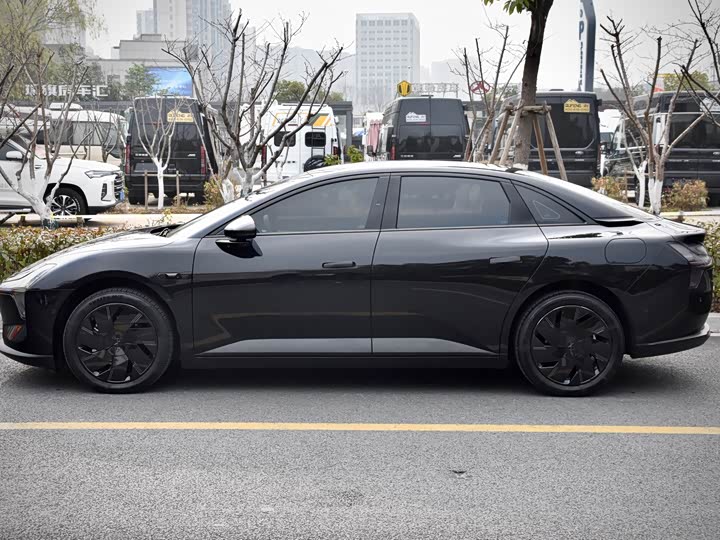 Фото 2 - XPeng Mona M03