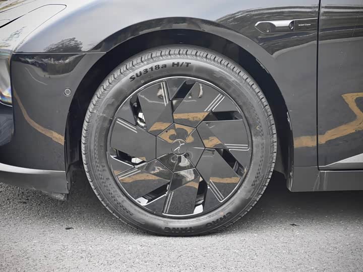 Фото 7 - XPeng Mona M03