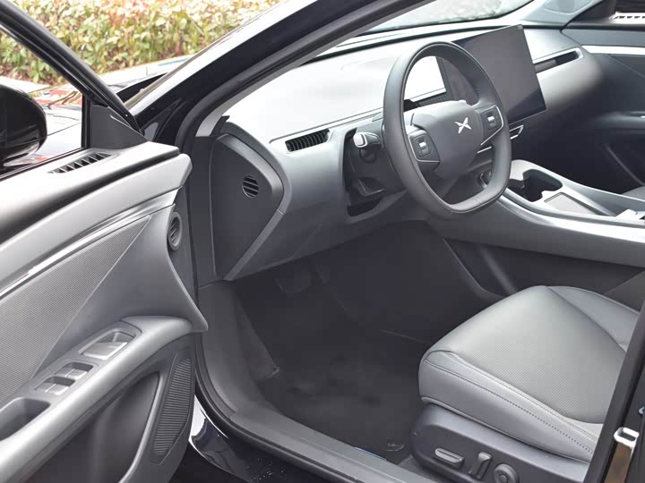 Фото 8 - XPeng Mona M03