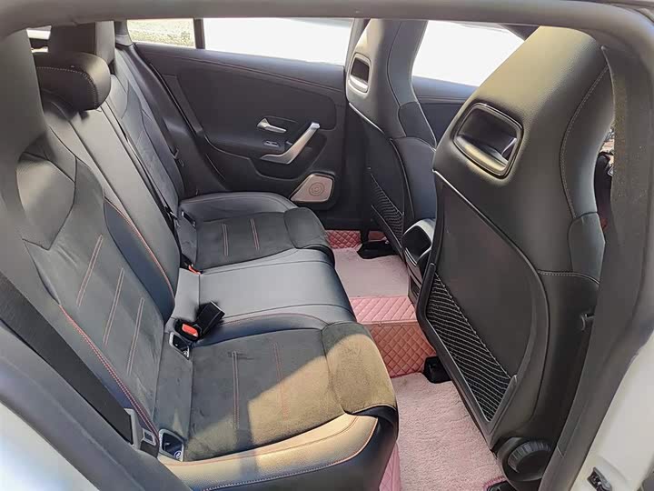 Фото 9 - Mercedes-Benz CLA-Class