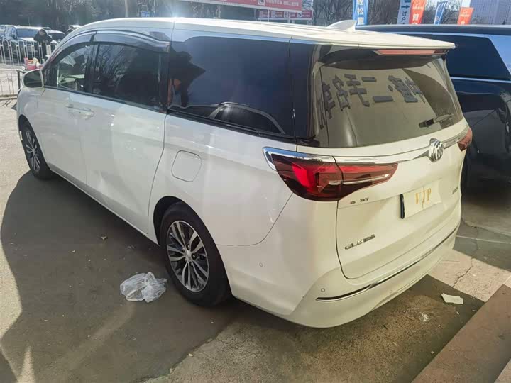 Фото 3 - Buick GL8 ES