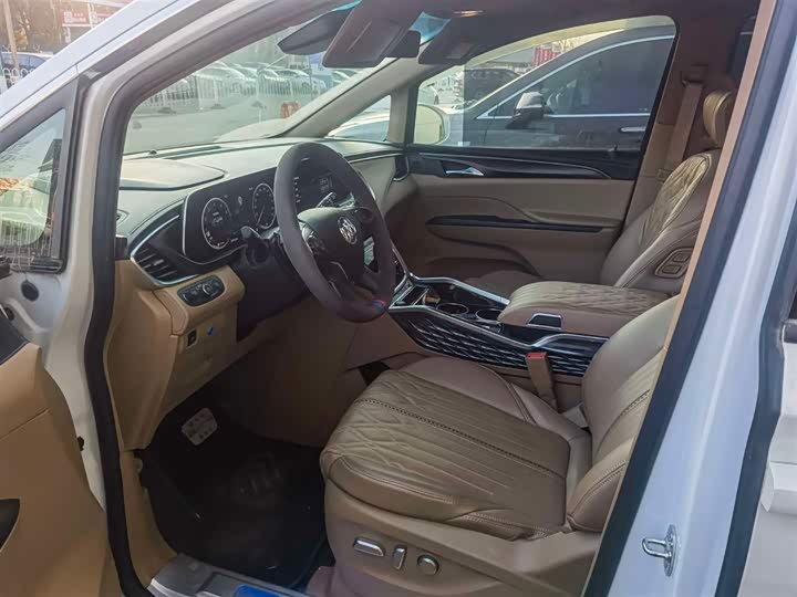 Фото 4 - Buick GL8 ES