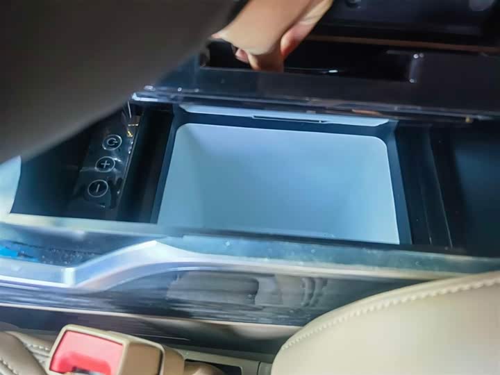 Фото 9 - Buick GL8 ES