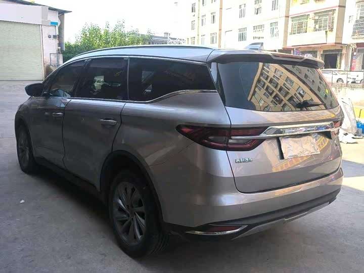 Фото 4 - Geely Jiaji