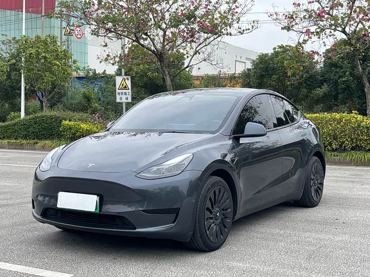 Фото 1 - Tesla Model Y