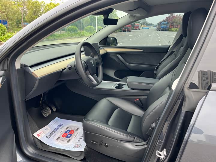 Фото 8 - Tesla Model Y