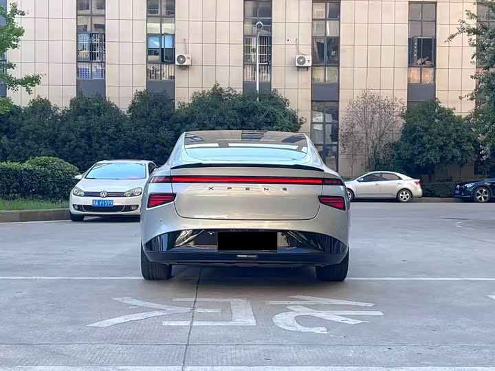 Фото 4 - XPeng P7