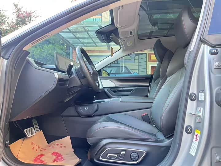 Фото 6 - XPeng P7