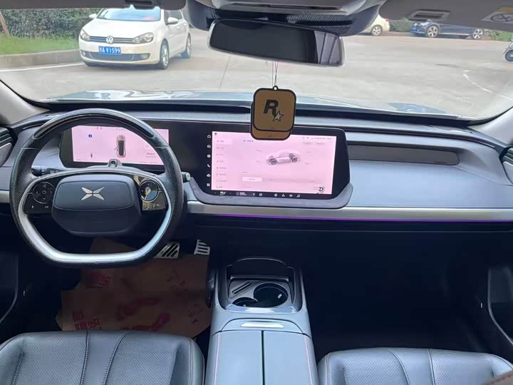 Фото 8 - XPeng P7