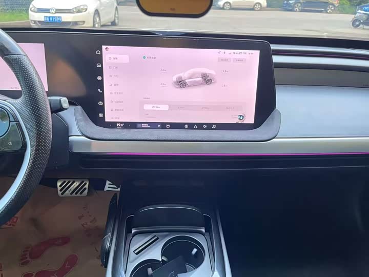 Фото 9 - XPeng P7