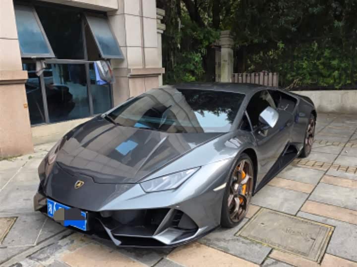 Фото 1 - Lamborghini Huracán