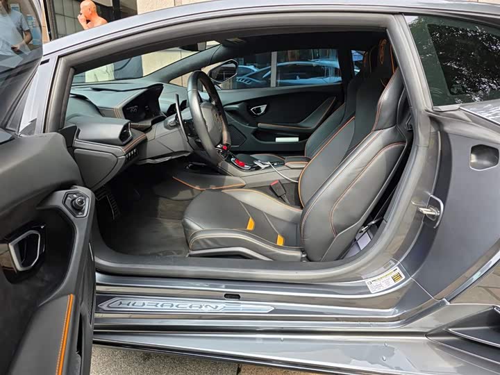 Фото 6 - Lamborghini Huracán