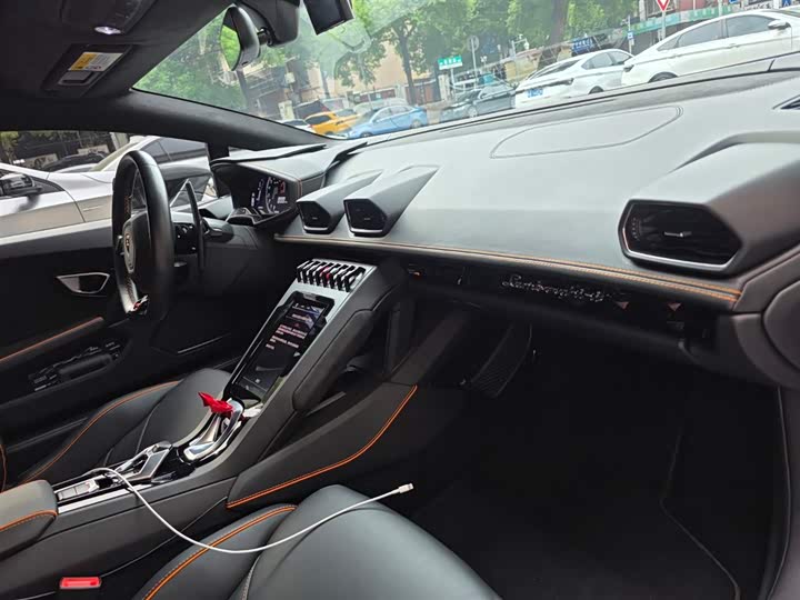 Фото 8 - Lamborghini Huracán