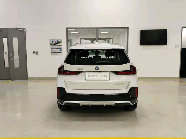 Фото 3 - BMW iX1