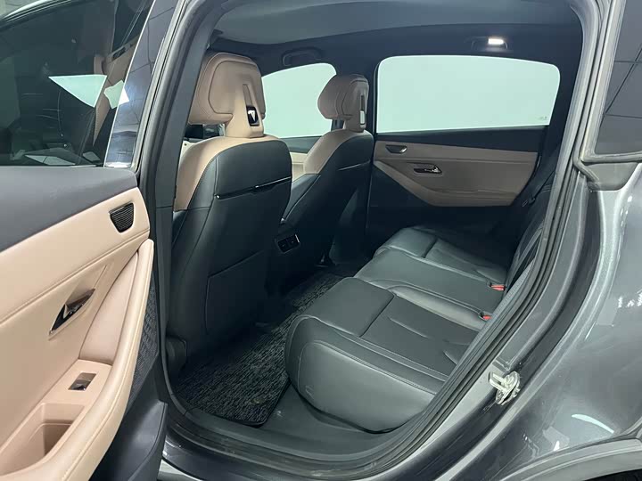 Фото 8 - Changan Deepal SL03