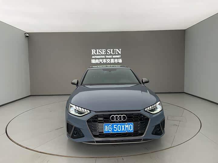 Фото 2 - Audi A4L