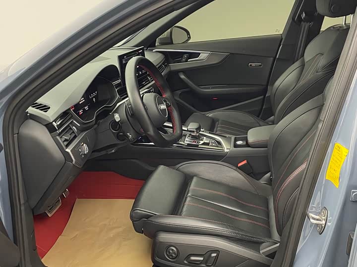 Фото 4 - Audi A4L