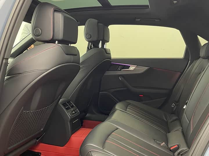 Фото 5 - Audi A4L