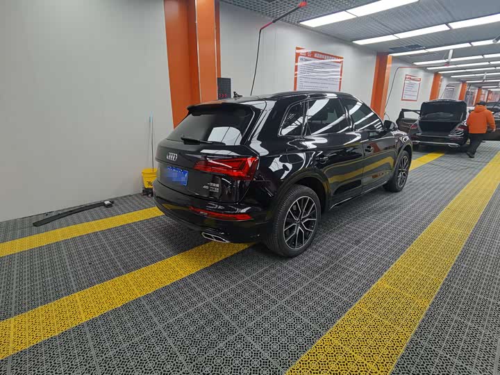 Фото 3 - Audi Q5L