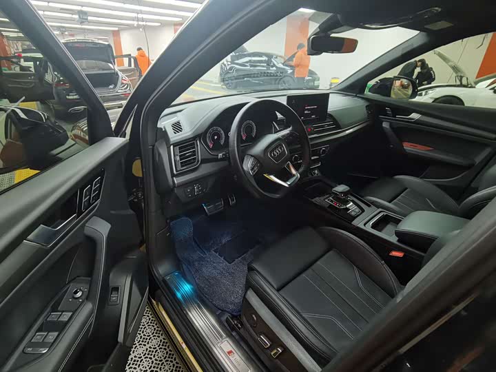 Фото 5 - Audi Q5L