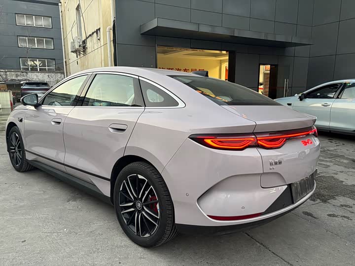 Фото 8 - BYD Qin L