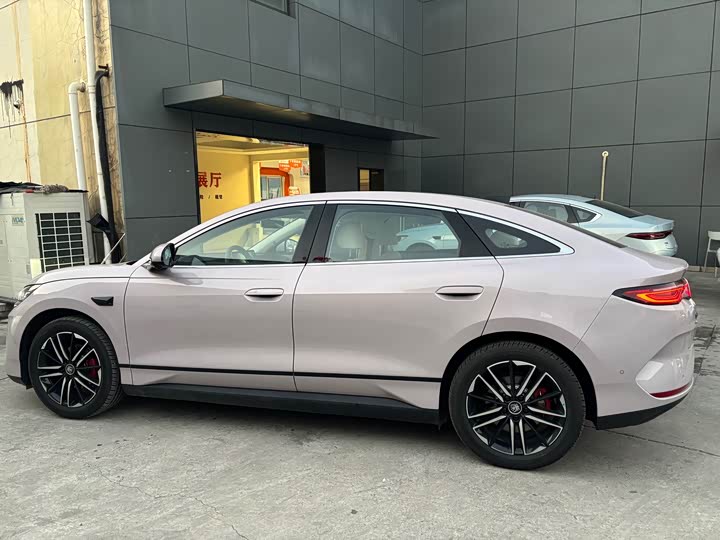 Фото 9 - BYD Qin L