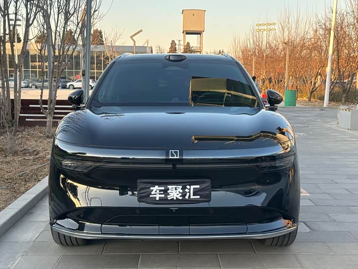 Фото 2 - Zeekr 7X