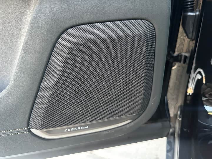 Фото 7 - Zeekr 7X