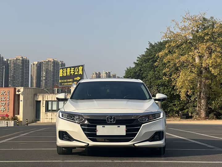 Фото 2 - Honda Accord