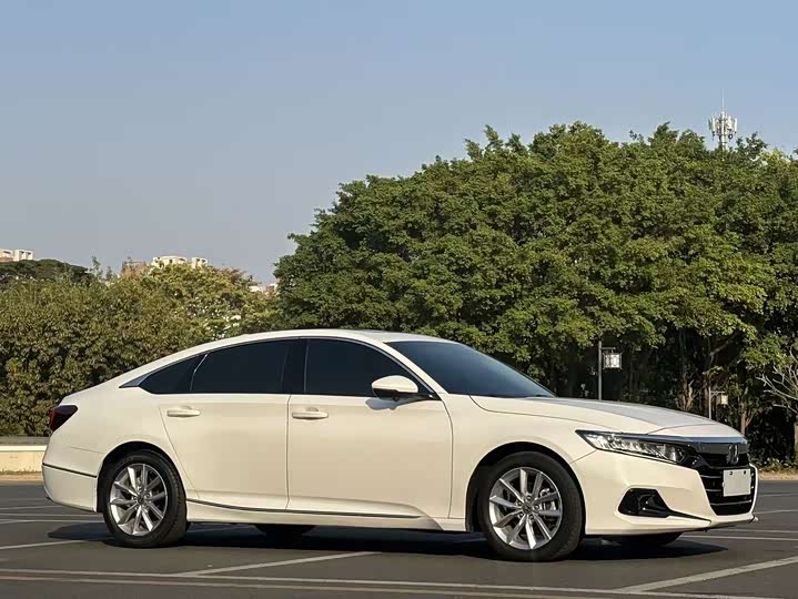 Фото 3 - Honda Accord