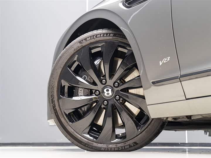 Фото 5 - Bentley Flying Spur