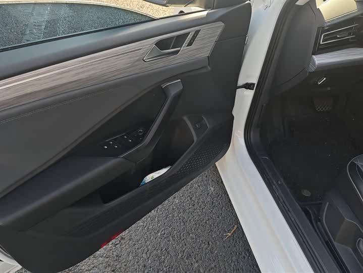 Фото 7 - Volkswagen Sagitar L