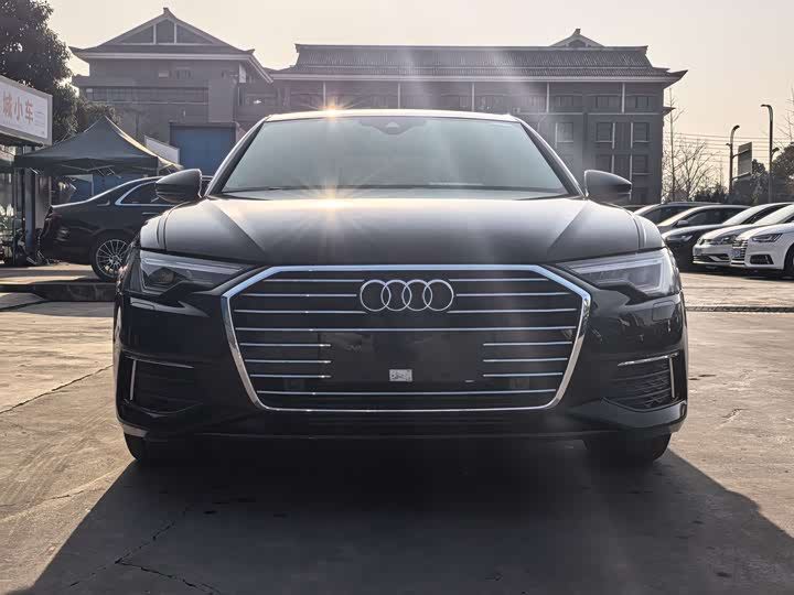 Фото 2 - Audi A6L