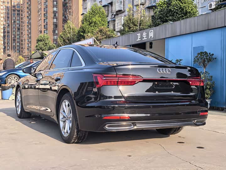 Фото 5 - Audi A6L