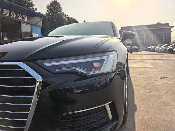 Фото 8 - Audi A6L