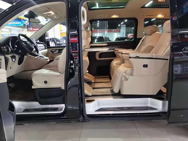 Фото 5 - Mercedes-Benz V-Class